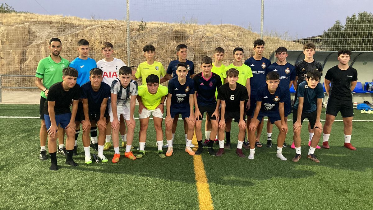 RealJaenCF_base's tweet photo. ⚽️ El #RJCADA arranca su #PretemporadaFBRJ con charla de nuestro Director de FB y del entrenador Vicente Jiménez

Temporada bonita y competitiva la que nos espera en 1ª Andaluza
@RealJaenCF 💜🦎⚽️

#canteradelrealjaen https://t.co/tFsBshJsgz