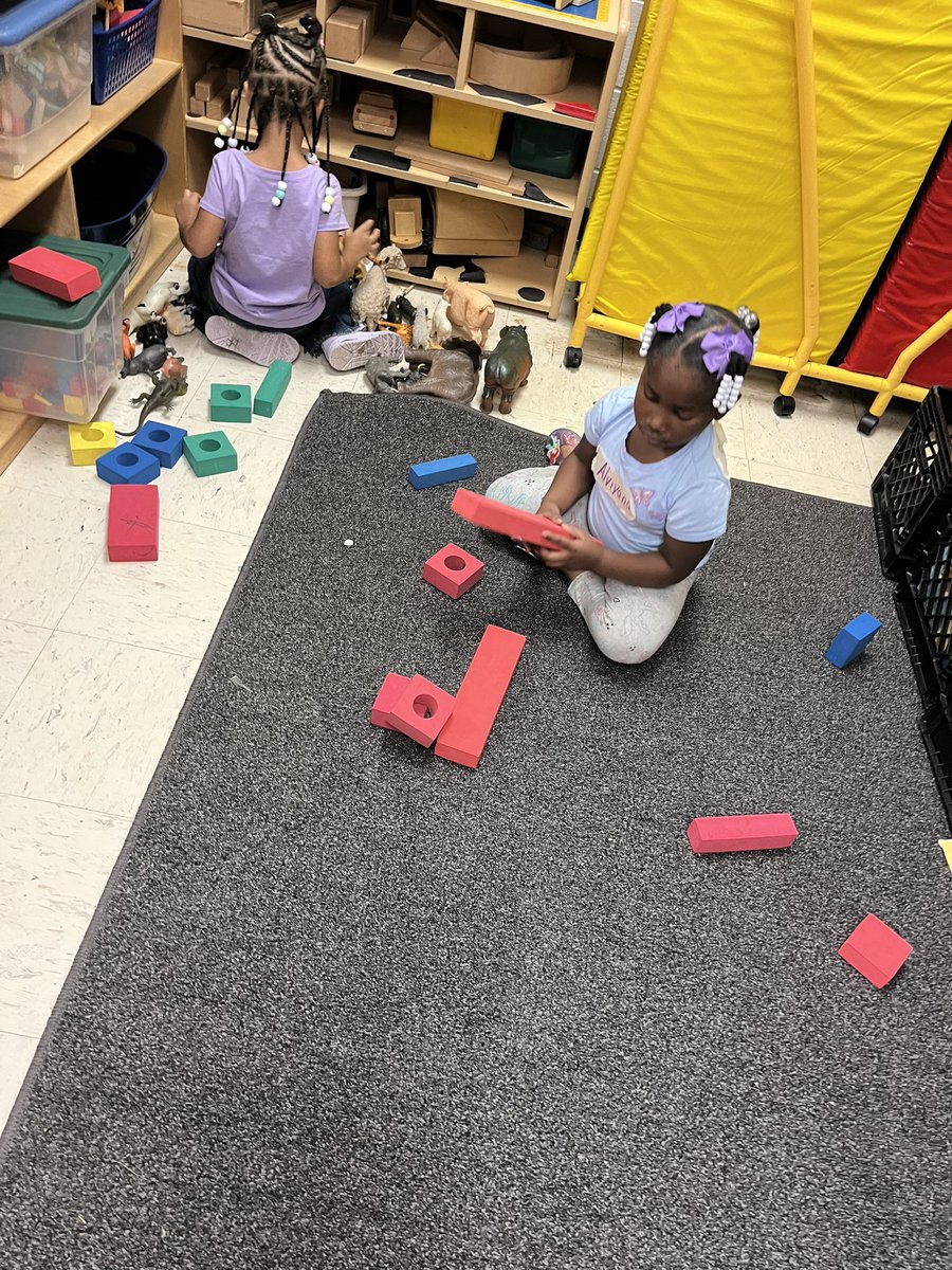 mbullock24's tweet photo. @MsBryant19 @EaglesSouthwest 
PreK4’s first day of making new friends!  There is nothing like Eagle babies💗 https://t.co/JXvg0HN3sU
