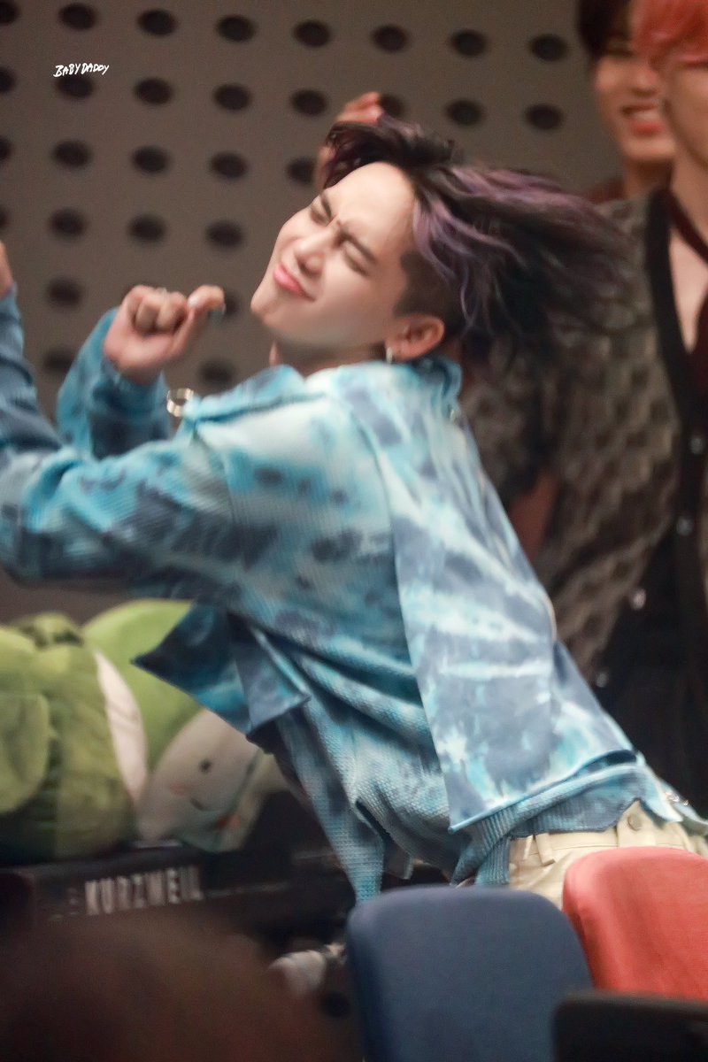 230809 𝐊𝐢𝐬𝐬 𝐓𝐡𝐞 𝐑𝐚𝐝𝐢𝐨
🥹

#최현석 #CHOIHYUNSUK #ヒョンソク
#트레저 #TREASURE