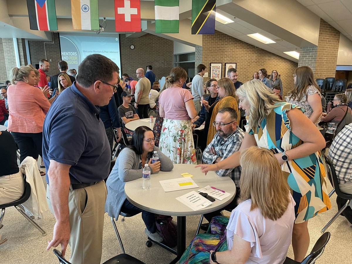 Making connections. New teachers and mentors. <a href="/ParkHillSchools/">Park Hill Schools</a> #parkhillproud