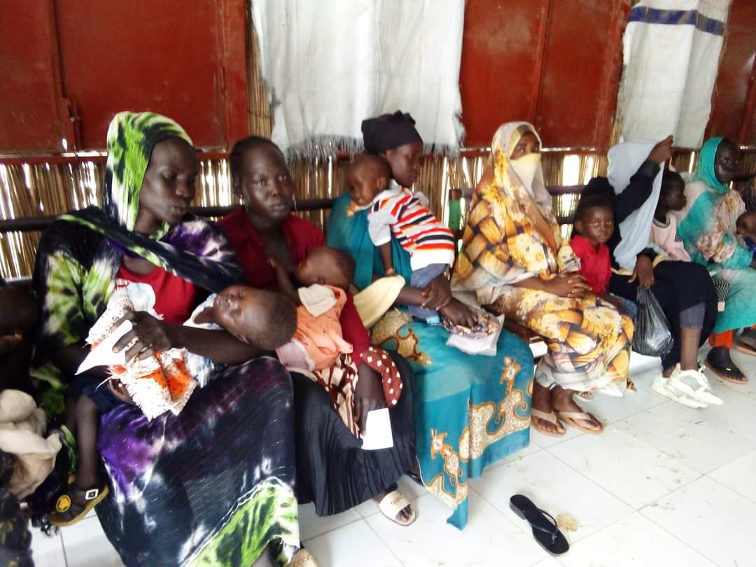 FrancisAwang's tweet photo. #SafeLife 
Measles killing Children in Wait Nile refuge camp  #Sudan.
الحصبة يقتل الاطفال في مخيم النيل الابيض بالسودان https://t.co/Xs9XWGsBjb