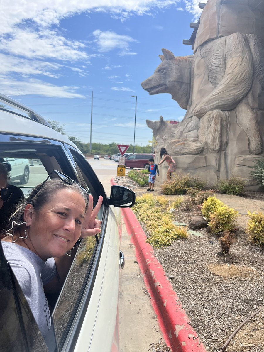 🐺✌🏻#GESshineon <a href="/catherine_husby/">Catherine Husby</a> <a href="/GESThompson/">Brandee Thompson</a> <a href="/GesRevels/">GESRevels</a>