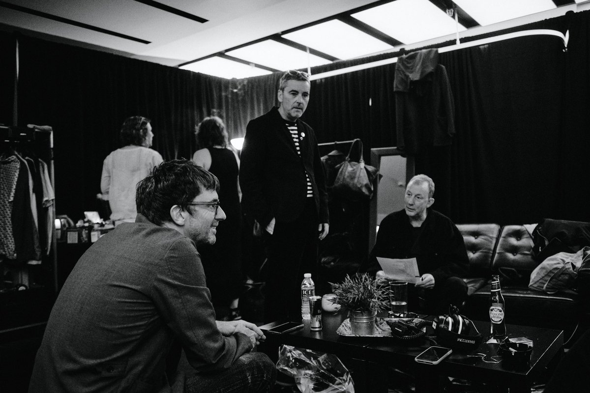 blurofficial's tweet photo. One month ago today!
blur backstage at Wembley Stadium ahead of night two. Who was there?

📸 Reuben Bastienne-Lewis https://t.co/UMAm4Qzotc