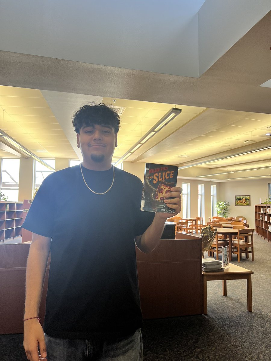 thegolfinglibr1's tweet photo. Happy National Book Lovers Day! Look at what our Lions π¦ are reading!! #LionsareReaders #NationalBookLoversDay #smalltownvibes #geturreadon @CHS_PrideTime @MabelGarcia1014 @Mesquita_CHS @ClintHSLions https://t.co/KQfDWZRtor