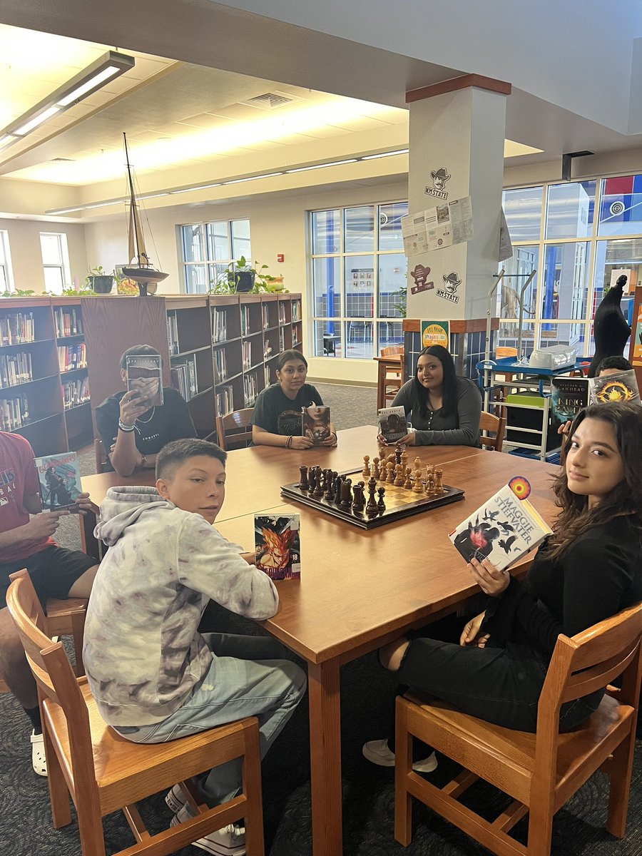 thegolfinglibr1's tweet photo. Happy National Book Lovers Day! Look at what our Lions π¦ are reading!! #LionsareReaders #NationalBookLoversDay #smalltownvibes #geturreadon @CHS_PrideTime @MabelGarcia1014 @Mesquita_CHS @ClintHSLions https://t.co/KQfDWZRtor