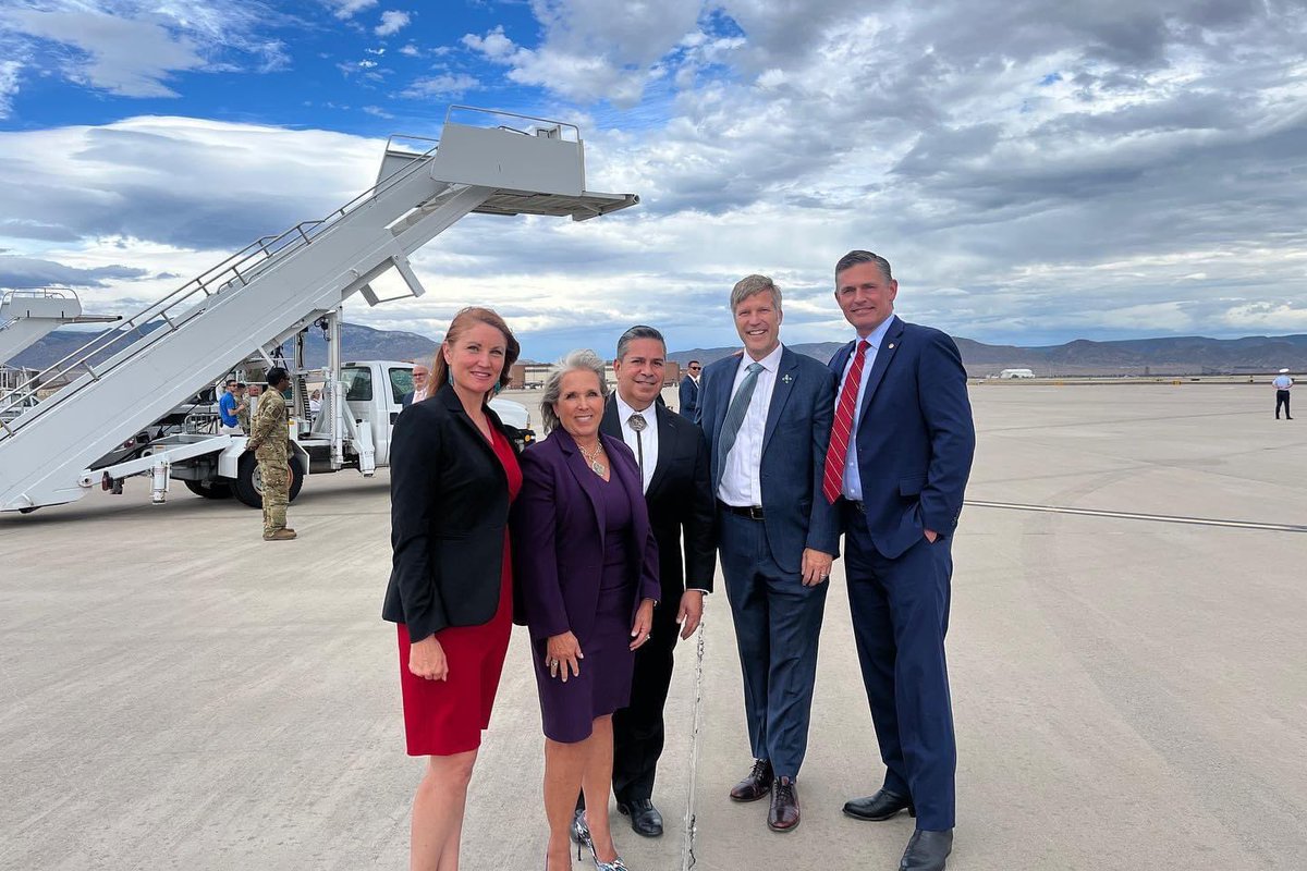 onlypostivity's tweet image. How to ruin a state with just 5 people  #demorats #newmexico #potus #politics #failedstate @RepLujanGrisham @MayorKeller