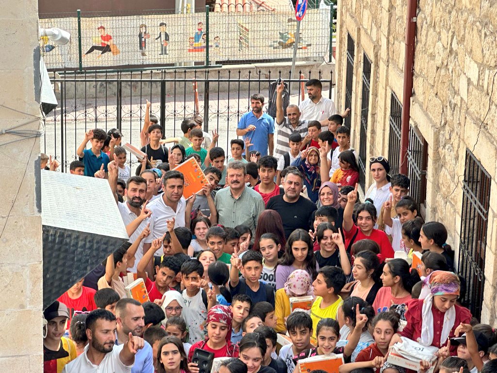 tugvaergani's tweet photo. Gençliğe değer veren, mana bulur; gönül veren, can bulur.💯

Yarınlarımızın sahibi gençlerimiz için çıktığımız bu kutlu yolda ilk günkü aşkla el ele, gönül gönüle! Gençlerimiz ile omuz omuza gençlik hareketimizi devam ettiriyoruz.

@ibrahim_besinci @OmerBugday_99 @a_karaaslan69 https://t.co/iD6em45qz9