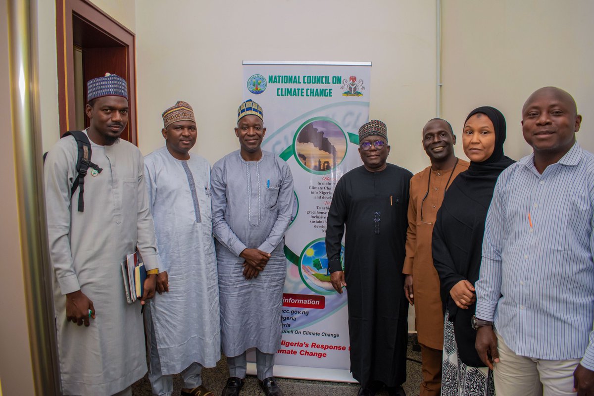 Climategovng's tweet photo. The DG of the NCCC met with Prof. Abdullahi Musa , VC Kaduna State University (@officialKASU) and his team today. The meeting was with regard to partnering on climate change project development and implementation.
#ClimateChange #NCCCInAction https://t.co/59bNtyyDSJ