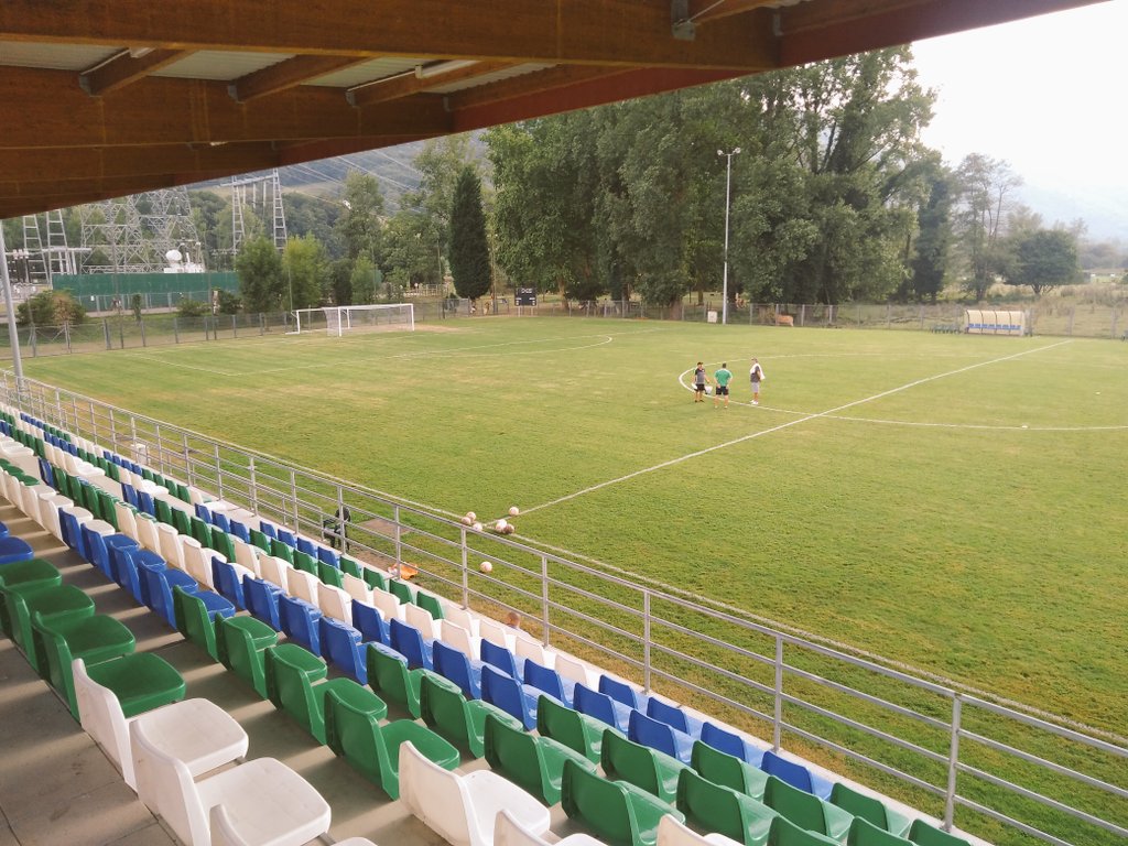 caudalbd's tweet photo. ☀️ ¡Afayáivos en Güeñu, xente del @NALONCF!

⚽ Segundu amistosu de la pretemporada, embaxo la mirada de delles vaques...

🖤🤍 ¡Vamos Caudal! https://t.co/C7nEGYokCY