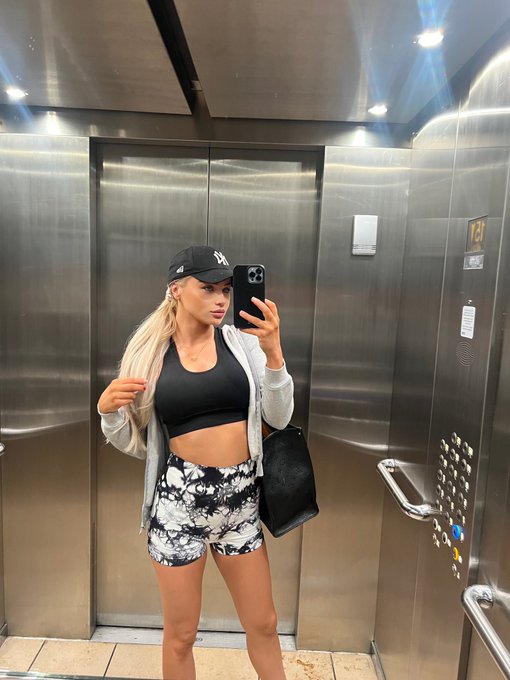 Dressed for the gym with no intention of going 😚 https://t.co/6CcUFpnZkp<a href="/tag/reunion"class="tags"><span>#reunion</span></a>