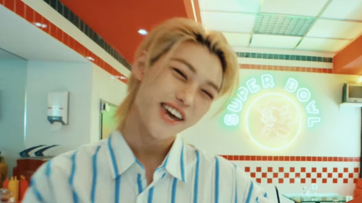 WORLDMUSICAWARD's tweet photo. #StrayKids have dropped their amazing MV for #SuperBowl - Japanese ver.-I👏🎥🏈🇯🇵💥🌎🔥👑👑👑👑👑👑👑👑❤️
Watch here: https://t.co/g2TlfSNtyb https://t.co/yYGlqh0qz0