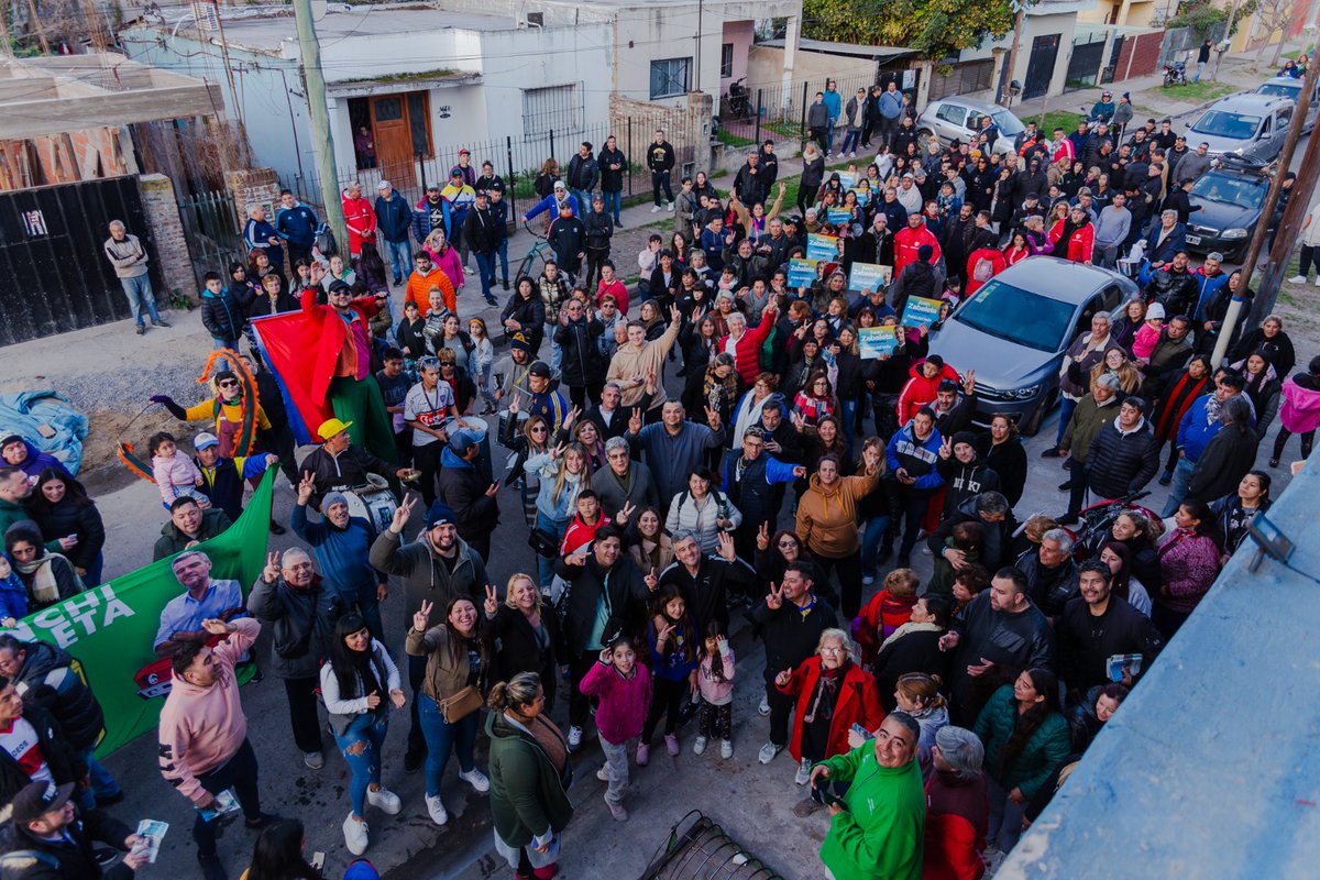 Con mucha humildad, trabajando sin parar y zapatilleando todo el día, abrazando a mis vecinos y vecinas. Barrio por barrio, cuadra por cuadra, casa por casa. Hay futuro, hay esperanza. Y eso es lo que representamos. #HurlinghamEnMarcha ➡️ #SiempreAcá ❤️ #ZabaletaIntendente