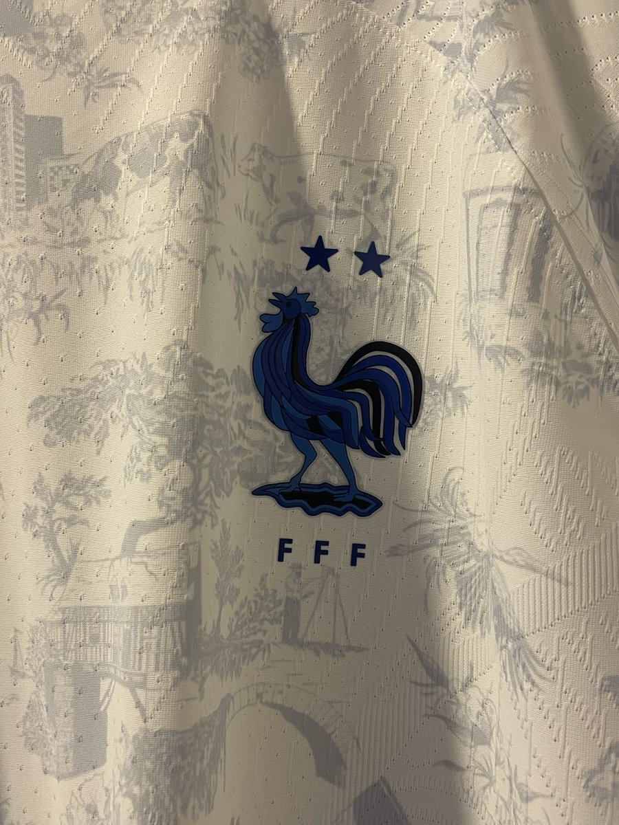 AFS_Belgium's tweet photo. 🚨Shirt drop🚨
The France 2022-2023 authentic away shirt now hit our webshop for ONLY €49! 
Size Large, BNWT!

➡️ https://t.co/LJ3lY4Zjzo https://t.co/6UCmSszodL