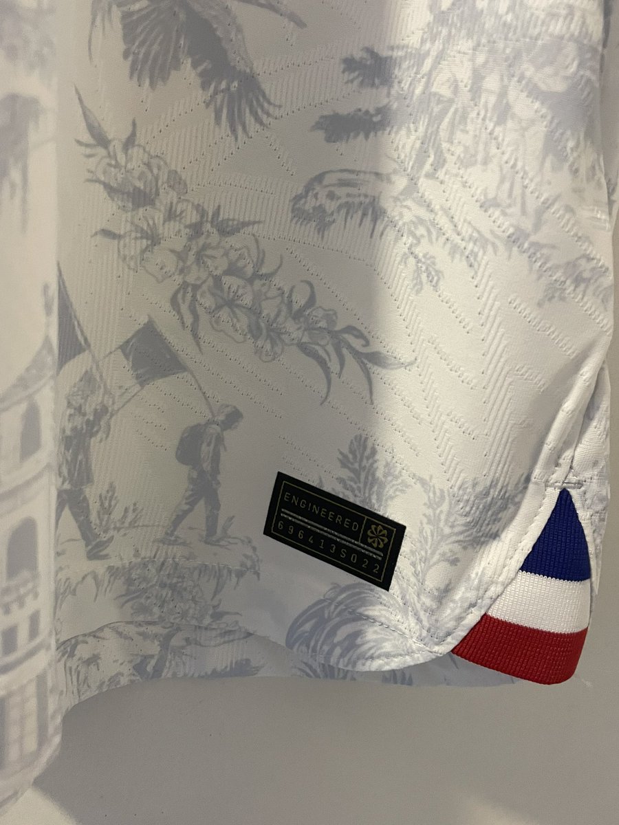 AFS_Belgium's tweet photo. 🚨Shirt drop🚨
The France 2022-2023 authentic away shirt now hit our webshop for ONLY €49! 
Size Large, BNWT!

➡️ https://t.co/LJ3lY4Zjzo https://t.co/6UCmSszodL