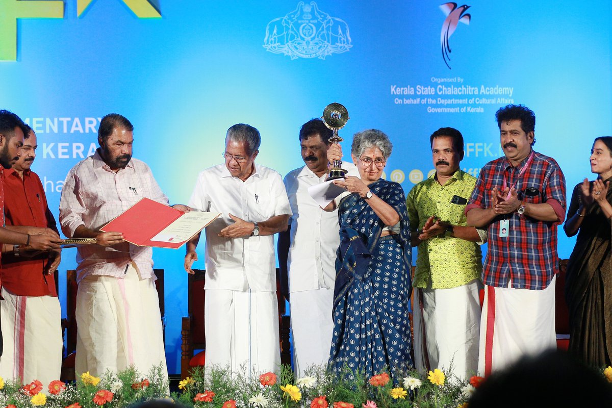 iffklive's tweet photo. Deepa Dhanraj, Filmmaker and Social Activist receiving the Lifetime Achievement Award of 15th IDSFFK from Shri. @pinarayivijayan, Hon. Chief Minister of Kerala
#IDSFFK #15IDSFFK #IDSFFK2023 #15IDSFFKAwards #Awards #KSCA #ChalachitraAcademy #LTA #DeepaDhanraj https://t.co/lrlAb9XyPQ