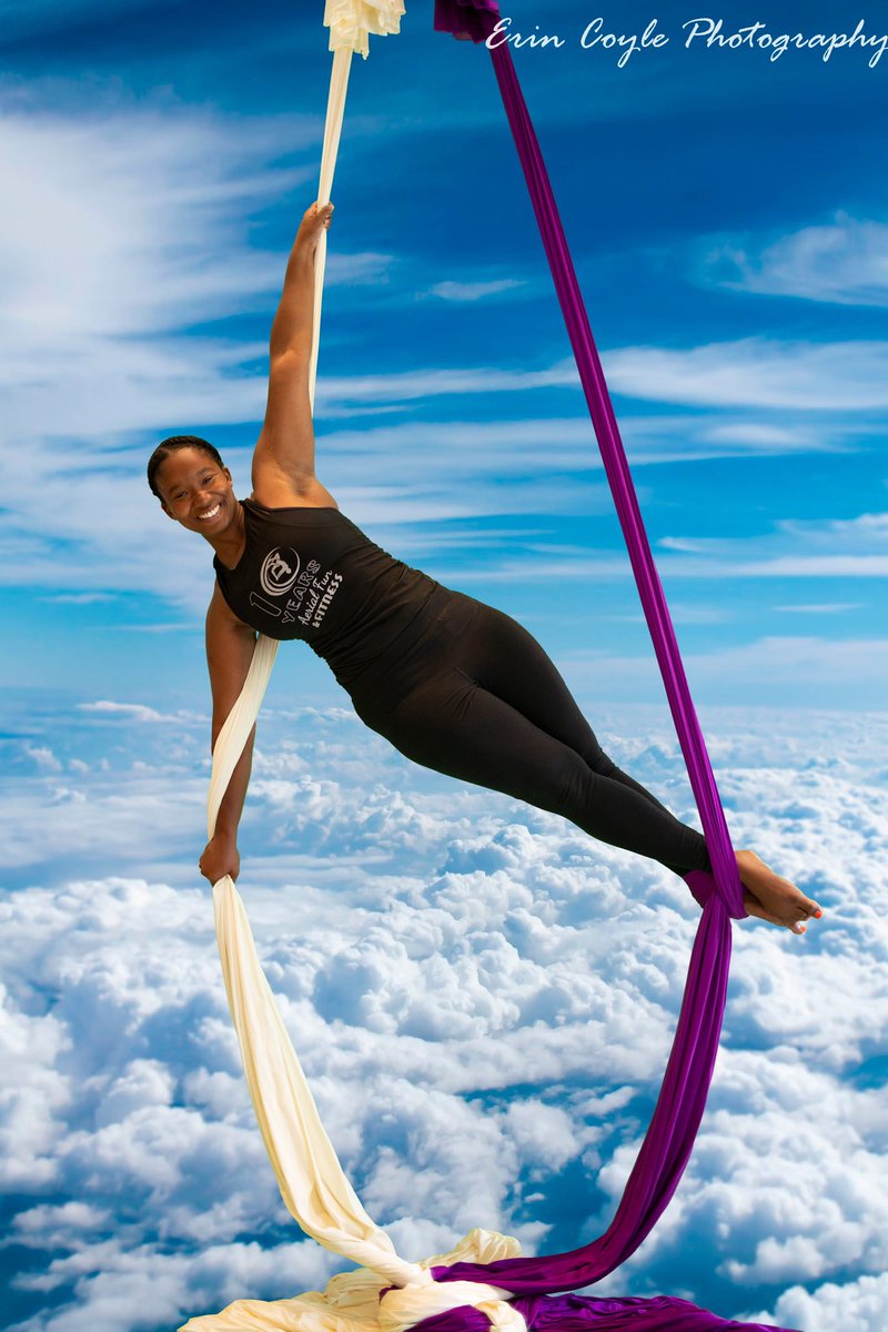 Bria_Garcia_'s tweet photo. Iโm tardy to the party buttttt
Outside of lab I love to do circus fitness! ๐ Iโve been doing it for 3 years now and itโs a great way to decompress and forget about science for a couple hours! #UniqueInChem #BlackInChemWeek2023 https://t.co/BhonOmJuck