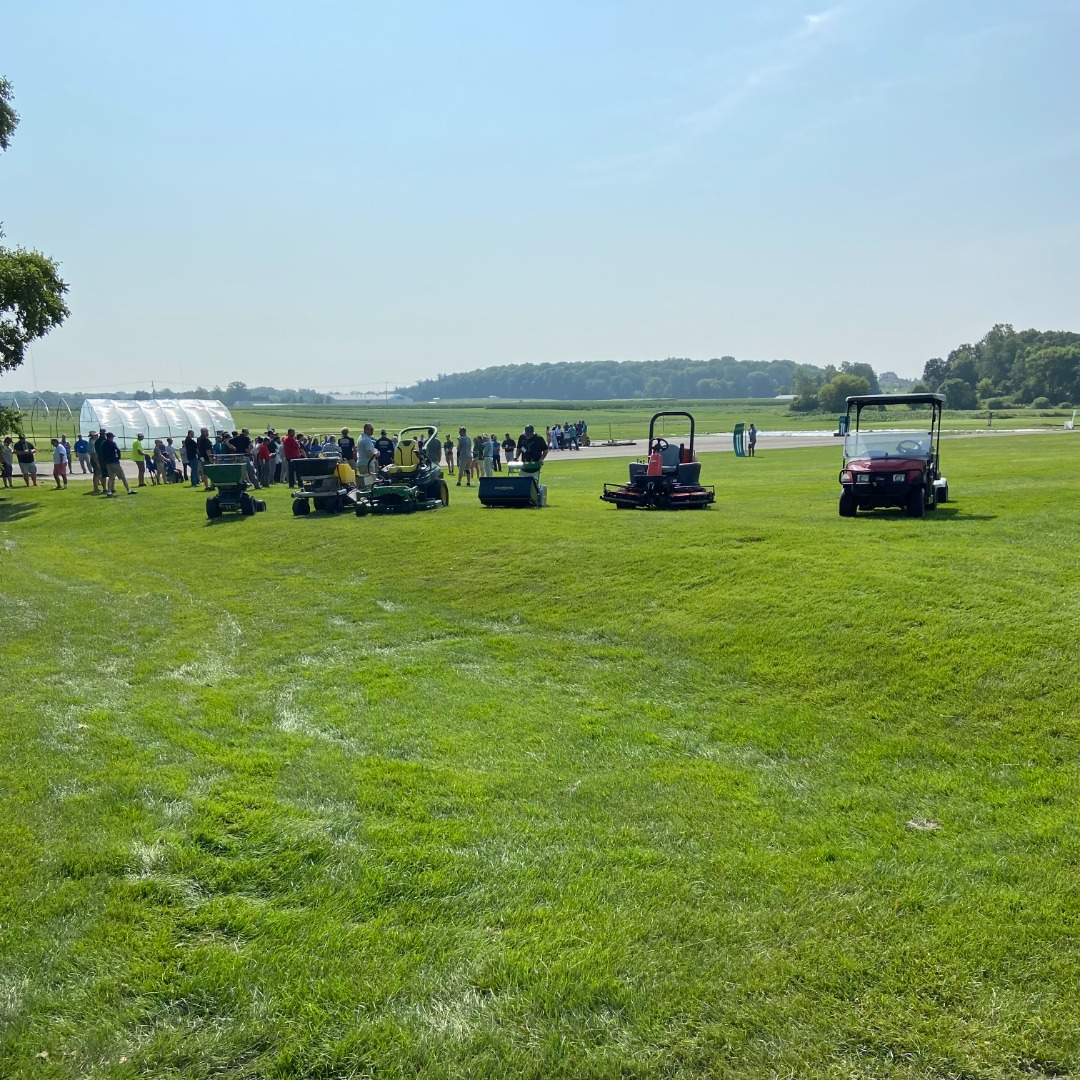 TheAndersonsPro's tweet photo. Dave Louttit is out at @miturfgrass MSU Turfgrass Field Day today! This event is taking place at The Hancock Research Center, and Dave is checking out @FIFAcom 2026 World Cup Research! What an awesome opportunity!
#msuturf #turf #fieldday https://t.co/T9ewusOMWb