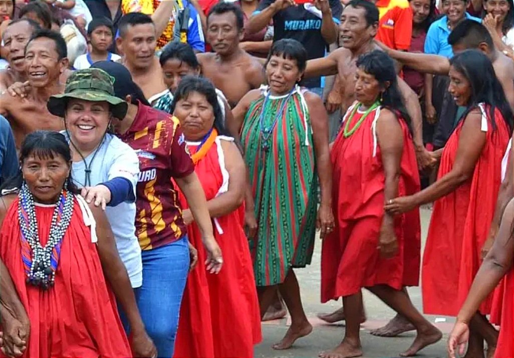GobLizeta's tweet photo. Hoy Día Internacional de los Pueblos Indígenas, reconocemos las luchas de nuestros ancestros, valientes, nobles y de gran fortaleza espiritual, abrazados por la Revolución Bolivariana, construimos juntos un mundo impregnado de igualdad y justicia social.
#14AñosDeAmorTricolor https://t.co/86AQ8DbgJJ