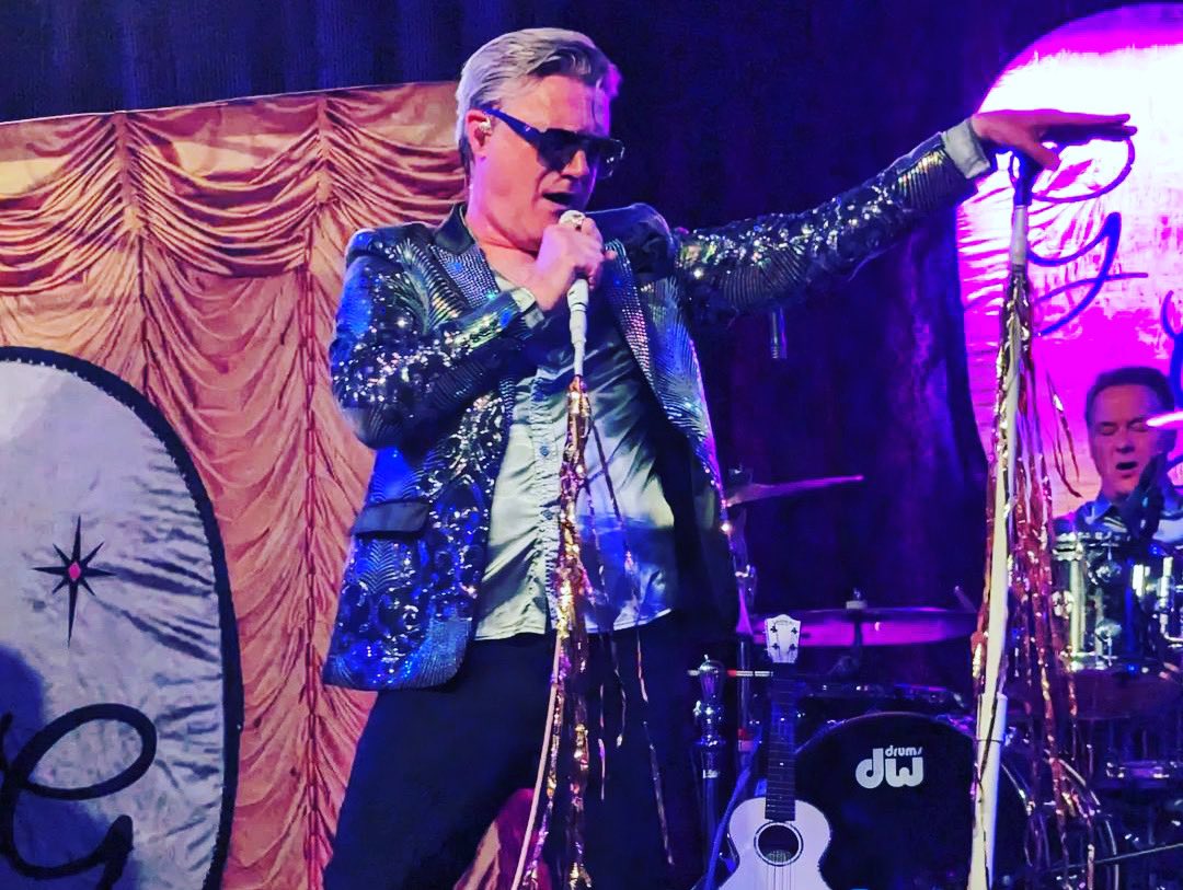 GimmeGimmeDivas's tweet photo. Had a blast 💥 at @backstagemunich
📸 cred @justlinda88
Tickets for the rest of the tour are available here: https://t.co/W3Q7KRNQms
#MeFirstAndTheGimmeGimmes #MFGG #SummerTour2023 #EuroTour #FatWreckChords #DestinyTourBooking #DinoAndLuigiPresents https://t.co/4FLB4aeA1u