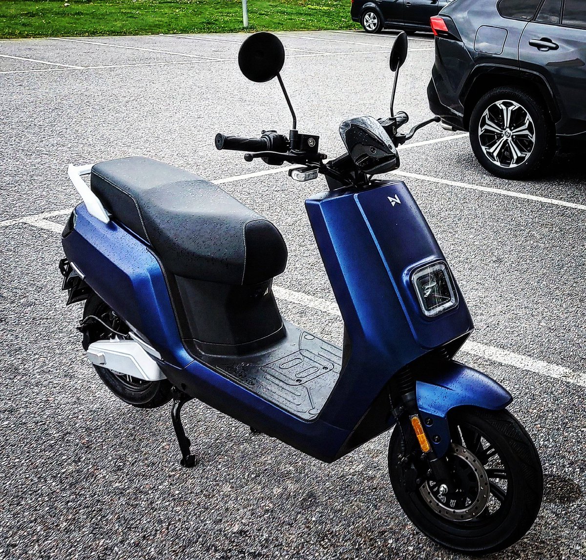 owikj's tweet photo. Tried out the #new #electronicscooter 🛵💨
#scooter #weathersucked #raindrops 🌧
#bizarreweather #rainydayssuck☔️ https://t.co/eIoheeg8vC