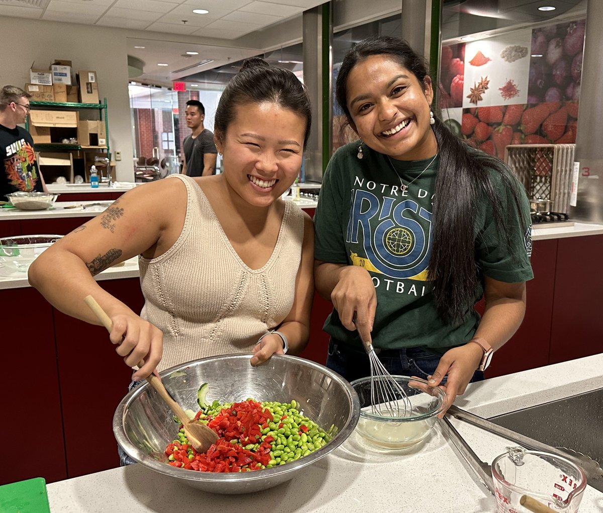 asuhealth's tweet image. We're excited to welcome @MayoClinicSOM students this week for their Food as Medicine classes with our @asuhealth nutrition experts. 🍽

Through hands-on, interactive learning, they'll gain practical experience to share with patients about diet and its impact on health.