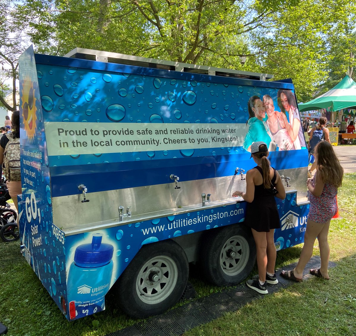 UtilitiesKngstn's tweet photo. Join us at Grass Creek Park for the largest sheepdog trial in North America! The Kingston Sheep Dog Trials presented by Subaru will take place Aug 11-13. Bring your water bottle & enjoy quality, free tap water at our #WaterBuggy. #ygkevents #KingstonSubaru @VisitKingstonCA https://t.co/cry6VKMXrR