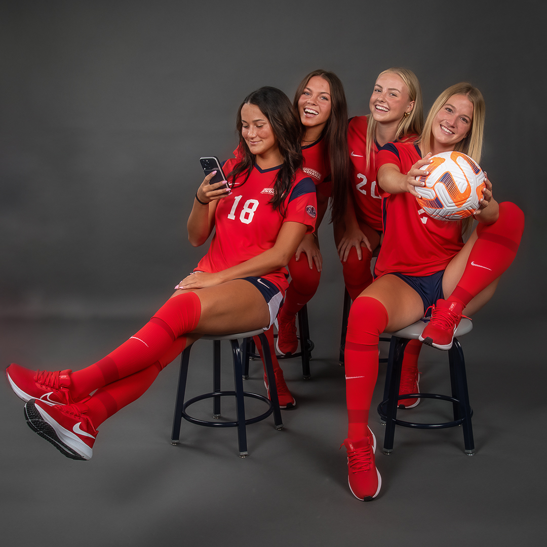 USIAthletics's tweet photo. ⚽️𝙈𝙀𝘿𝙄𝘼 𝘿𝘼𝙔 𝙃𝙄𝙂𝙃𝙇𝙄𝙂𝙃𝙏𝙎📸

Here is a sneak peek of some media day fun with @usiwomenssoccer!
#GoUSIEagles #OVCit https://t.co/Y0SBkjVmVh