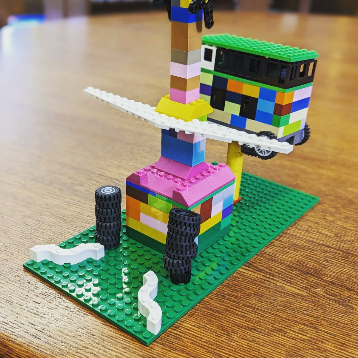 sujeilugo's tweet photo. Me: oh what is this? 
Lego club kid: this is a mechanic. my dad's car had a flat tire. This is the fence and the car they are fixing. 
#legoclub #legobuilders #legos #librarykids https://t.co/ThDEg9zc5i