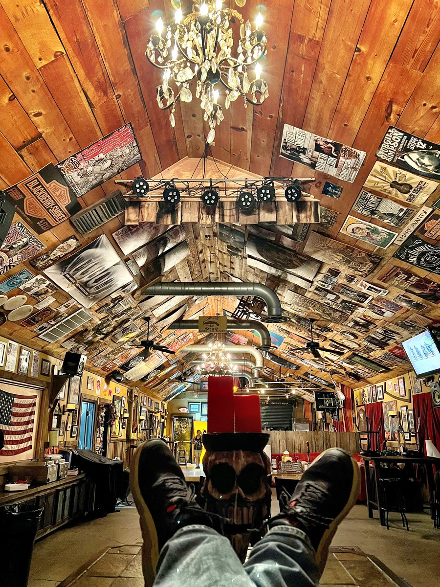 JeffPike's tweet image. Pre-show green room vibes this past weekend at The Shed in Maryville, Tennessee. The weather was hot but the audience was hotter.

Listen to my new single, “Keep On Walking” and watch my new music video at linktr.ee/jpcoa

#jeffpike #keeponwalking #preshow #TheShedBBQ