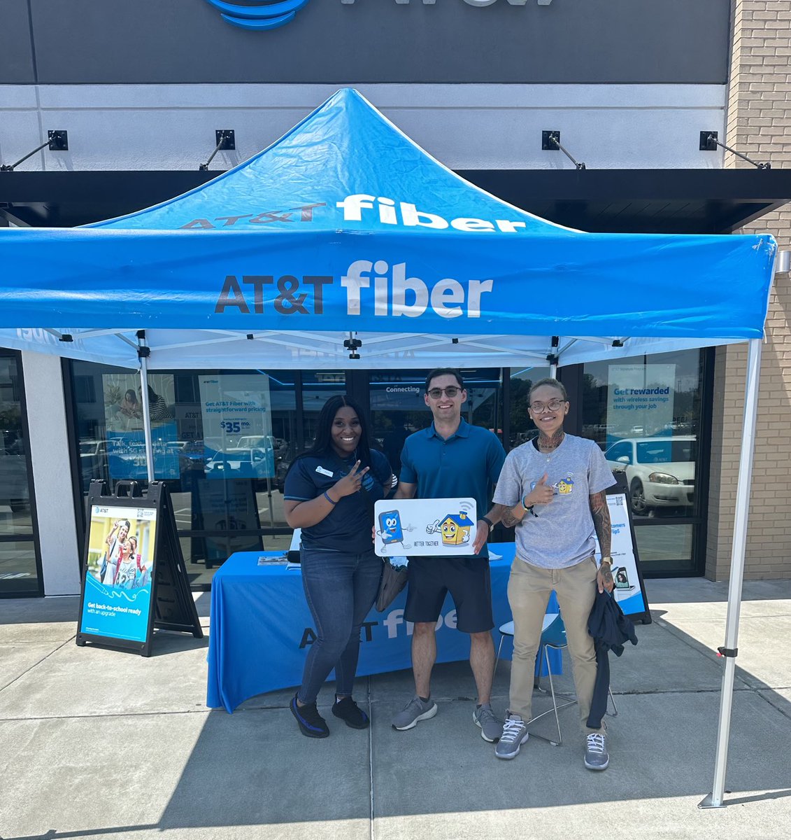 DebMiller2001's tweet photo. Churchill outside the store, making Fiber happen!! #masbettertogether
@404girl @VinceLeaks @Egreene757 @crystolyte0310 https://t.co/u7uW0UjesB