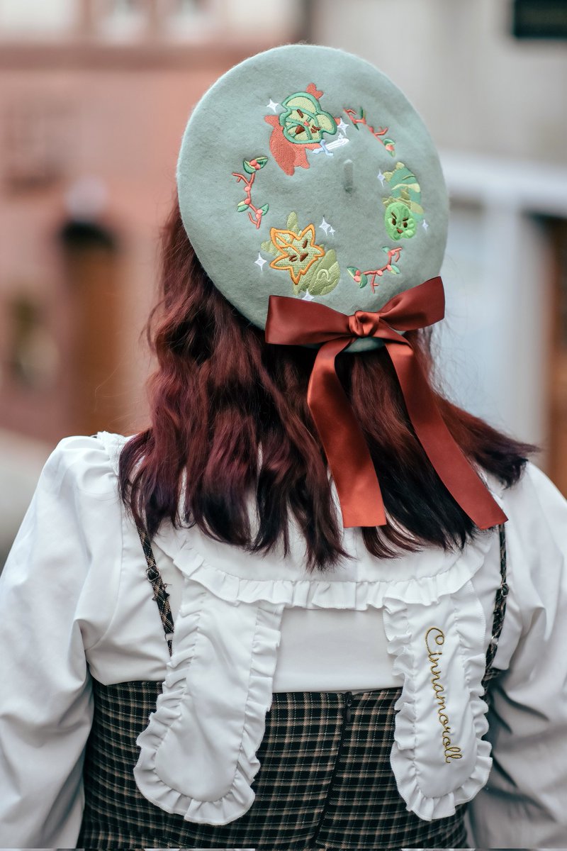 🌱✨ Beret available on my etsy shop YorumisArtCorner or yorumi.art/shop!

📸 by <a href="/Seelenfang_/">The Mimi</a>