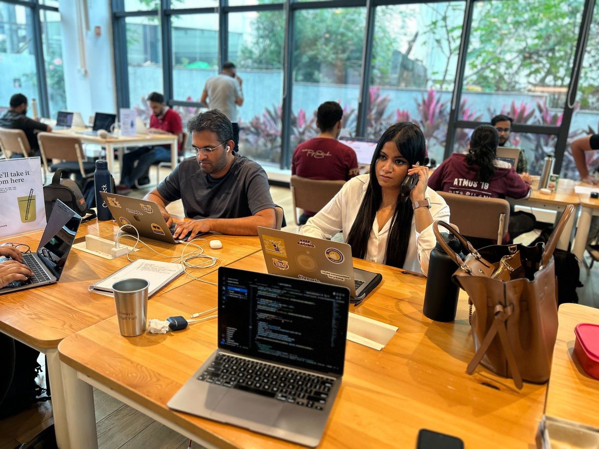 ShaliniTekwani's tweet photo. Launch day BTS at @ThreadoHQ https://t.co/5WswAYV5QW