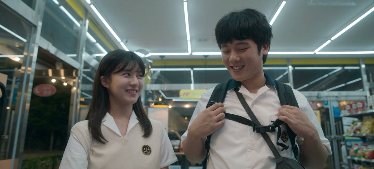 kdramamiss's tweet photo. are you a loner .. me too 🥰 these two baby chicks are so precious #Moving #MovingEp4 https://t.co/o1HHFMqHfi