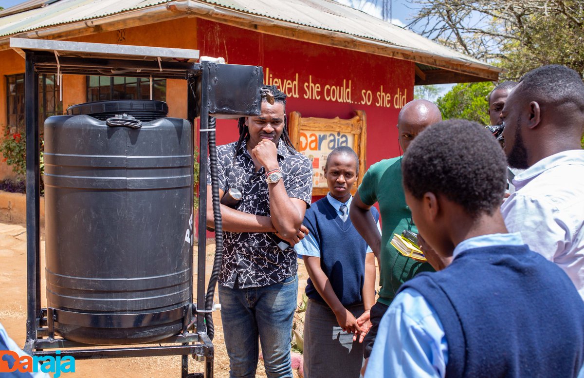 darajaacademy's tweet image. We hosted the Summit&apos;s youth Secretariat team (African Youth Climate Assembly) at Daraja to inspect our project that will be #pitched during the Africa #Climate Week 2023. 
During the @AYCAssembly2023 &amp;amp; @AfClimateSummit, Daraja will showcase the Automatic Handwashing Machine.