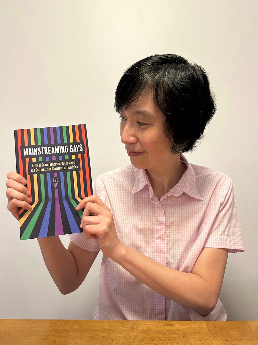evecng's tweet image. Finally a hard copy of Mainstreaming Gays! Discusses how LGBTQ content was mainstreamed due to rise of digital media, fan cultures, &amp;amp; commercial interest, + what this has meant for media production &amp;amp; culture rutgersuniversitypress.org/mainstreaming-…