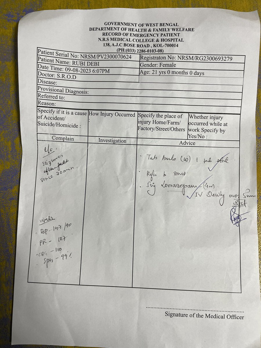 sadanandsagarpa's tweet photo. @ErRpf  #greatjob did by on duty RPF officer P.K.YADAV at Sealdah railway station.  Suddenly I faced a emergency problem with my relative.  Office responded fast and call the ambulance and wheelchair man very quickly .  
Thank you so much officer. 
You are our hero. 
Salute you. https://t.co/I4nrmllmOL