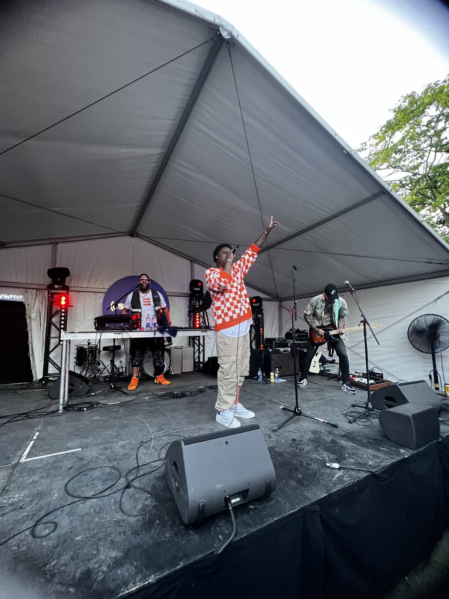 KStatvs's tweet photo. Osheaga 2023 w/ the team https://t.co/mnxYz3evG8