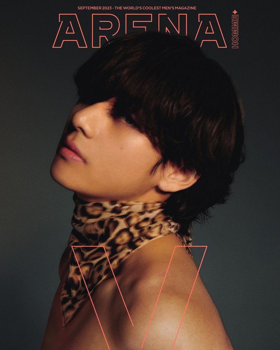 urhane2002's tweet photo. @arenakorea @celine 👀

#KIMTAEHYUNG #btsv #Kpop #kpoptwt #BTSARMY #ARMY https://t.co/E2ayiG8QEI