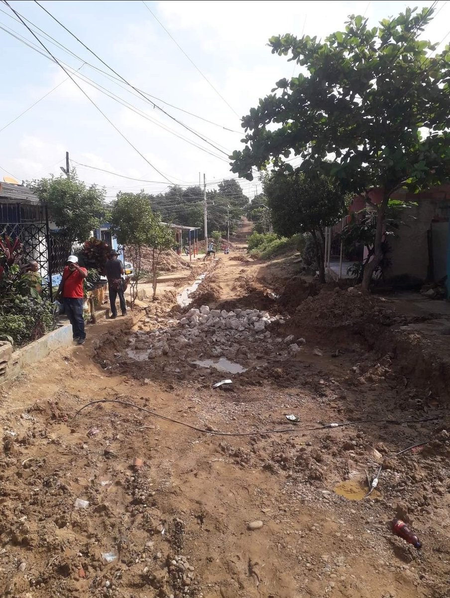 AbrilOpina's tweet photo. Barrio 7 de Abril,uno de los barrios con más habitantes en Barranquilla,ha tenido alcalde,tiene concejal, tiene Edil y no se les ha visto gestión alguna,los cambios significativos se deben a la gestión de varios líderes sociales y el compromiso de las recientes administraciones. https://t.co/4Vr8IQfyWC