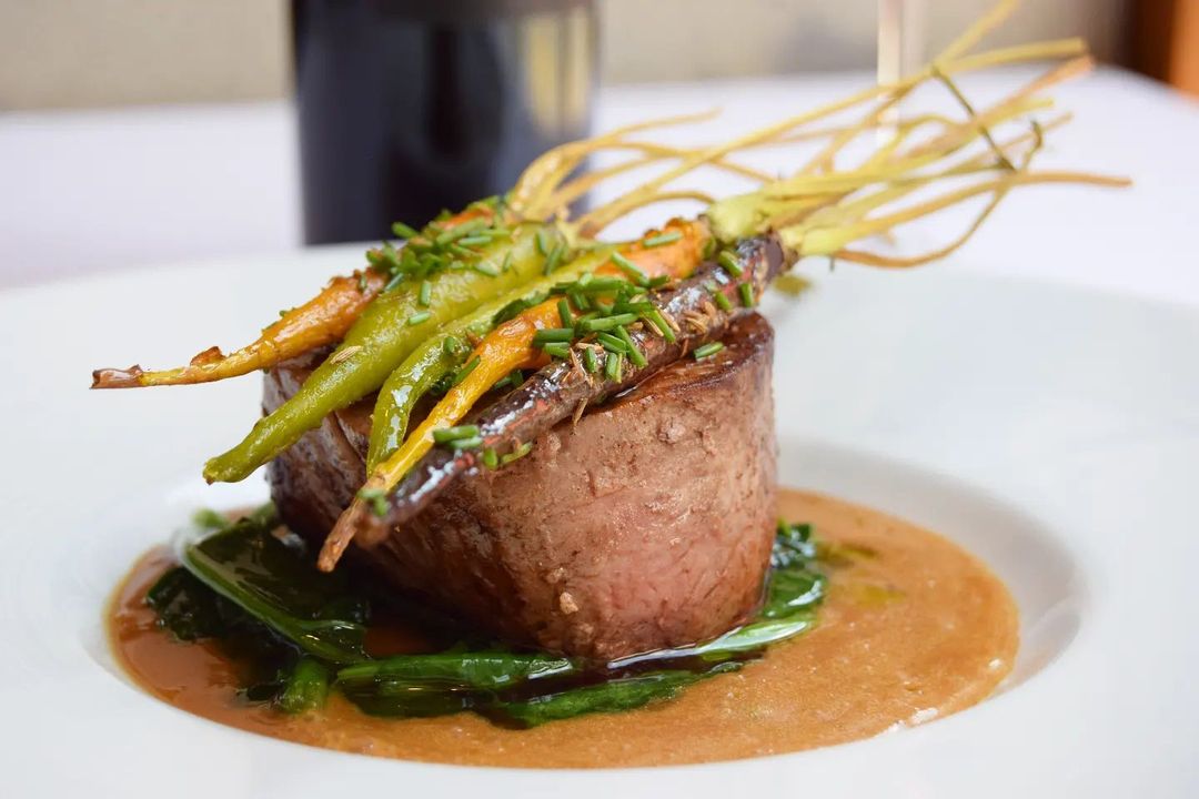 _mercaderes_'s tweet photo. 🍷 #FileteSonora demi glace de ternera / espinacas / zanahorias baby tatemadas / comino / cebollín
📍Av. 5 de Mayo 57 Centro Histórico, CDMX.
☎️ 55 5510 2213 / 55 5510 3687
.
.
.
#AltaCocinaMexicana #Wine #Vino #Foodie #NuevasSugerencias
#EnotecaDelCentroHistórico #Comidas https://t.co/Ee1YnrdYfP