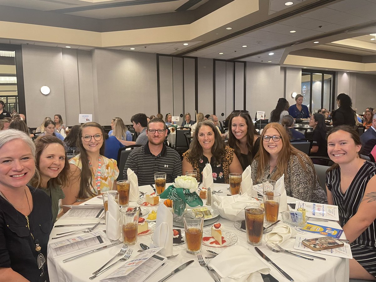 greeneelem's tweet image. Welcoming our new Greene Cougars at the New Teacher Luncheon #itsgoodtobegreene #ccisdmvt