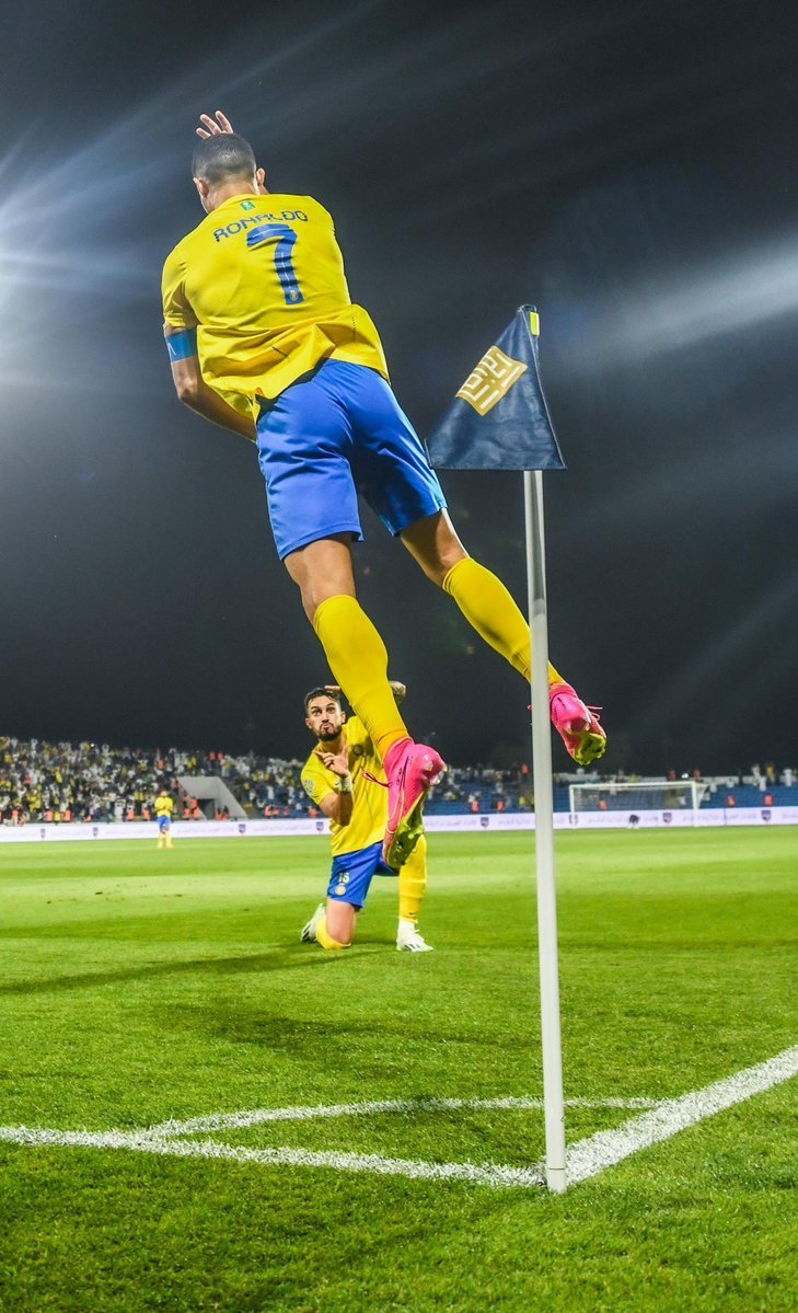 Cr7stianismo_'s tweet photo. Cristiano Ronaldo ya ha marcado 843 goles en el fútbol profesional. Más que nadie en la historia.

5 en el Sporting de Portugal.
145 en el Manchester United.
451 en el Real Madrid.
101 en la Juventus.
123 en Portugal.
18 en el Al Nassr.

El mejor jugador de la historia🐐 https://t.co/wjcjajfZEB