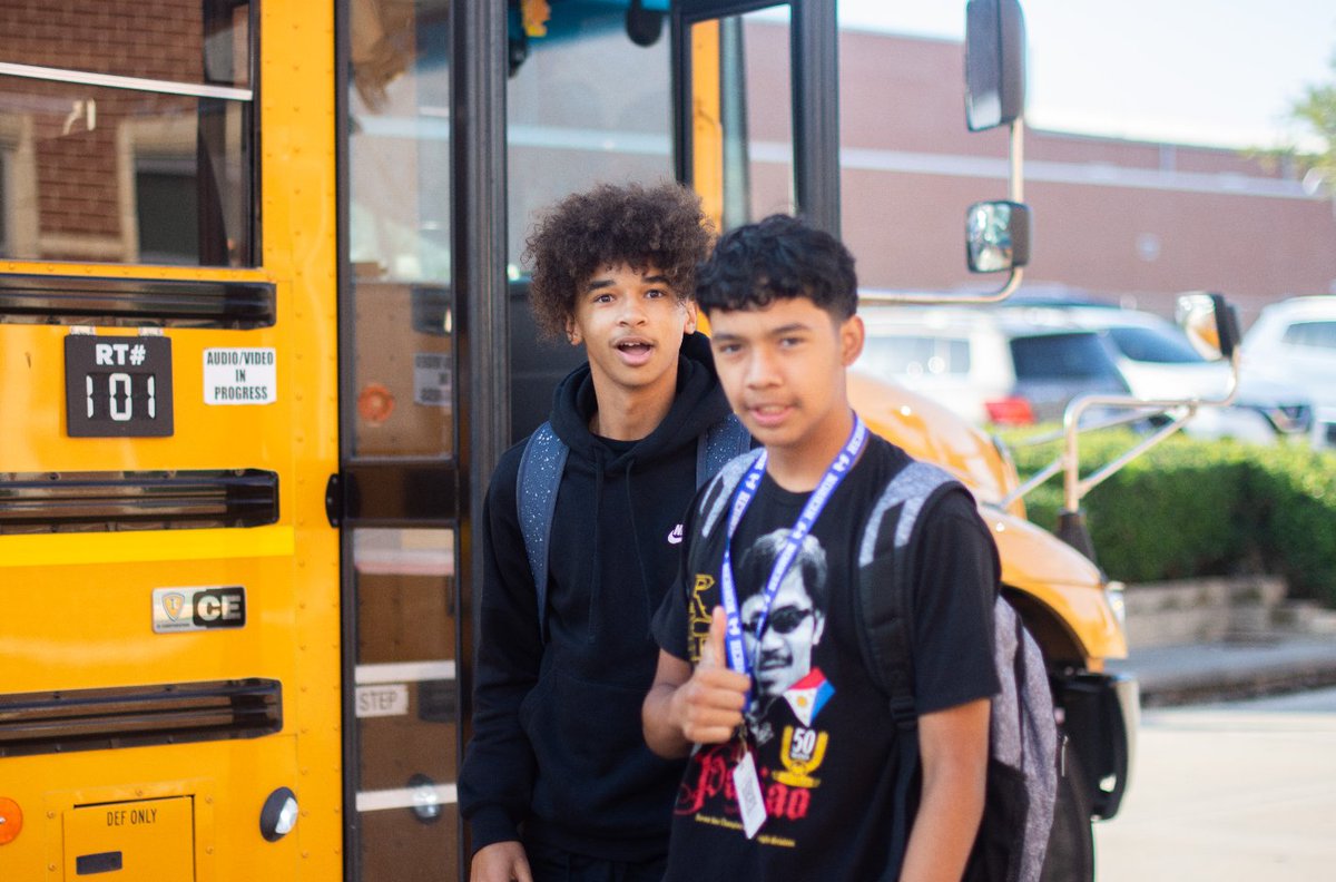 hebron9th's tweet image. We had a blast welcoming our Hawks to campus today. Let&apos;s make it a great year! 📸: bit.ly/3qohj48

#OneLISD #LISDb2s23