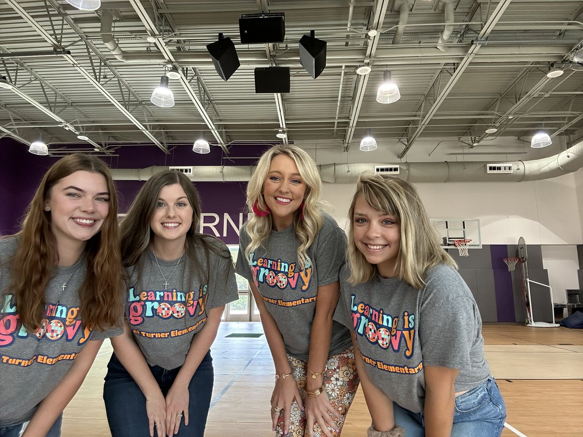 keirazarella's tweet photo. Excited for the school year to start!! I have had a blast setting up my new gym, planning, and meeting everyone in Willis ISD!💜 here’s to a FANTASTIC school year!🥳 https://t.co/AUCUB98eb3