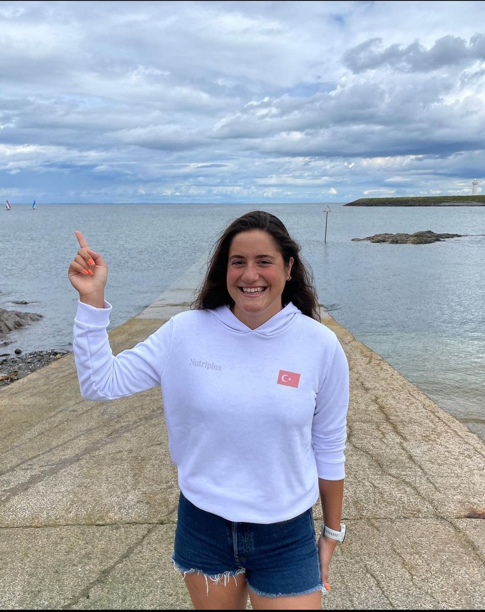 Tebrikler Aysu👏🏻👏🏻👏🏻

Daha önce Manş Denizi’ni yüzerek geçen en genç Türk sporcu olan #AysuTürkoğlu bu kez 12 saat aralıksız yüzerek Kuzey Kanalı'nı geçen ilk Türk Kadını ve En Genç Türk Sporcu oldu.