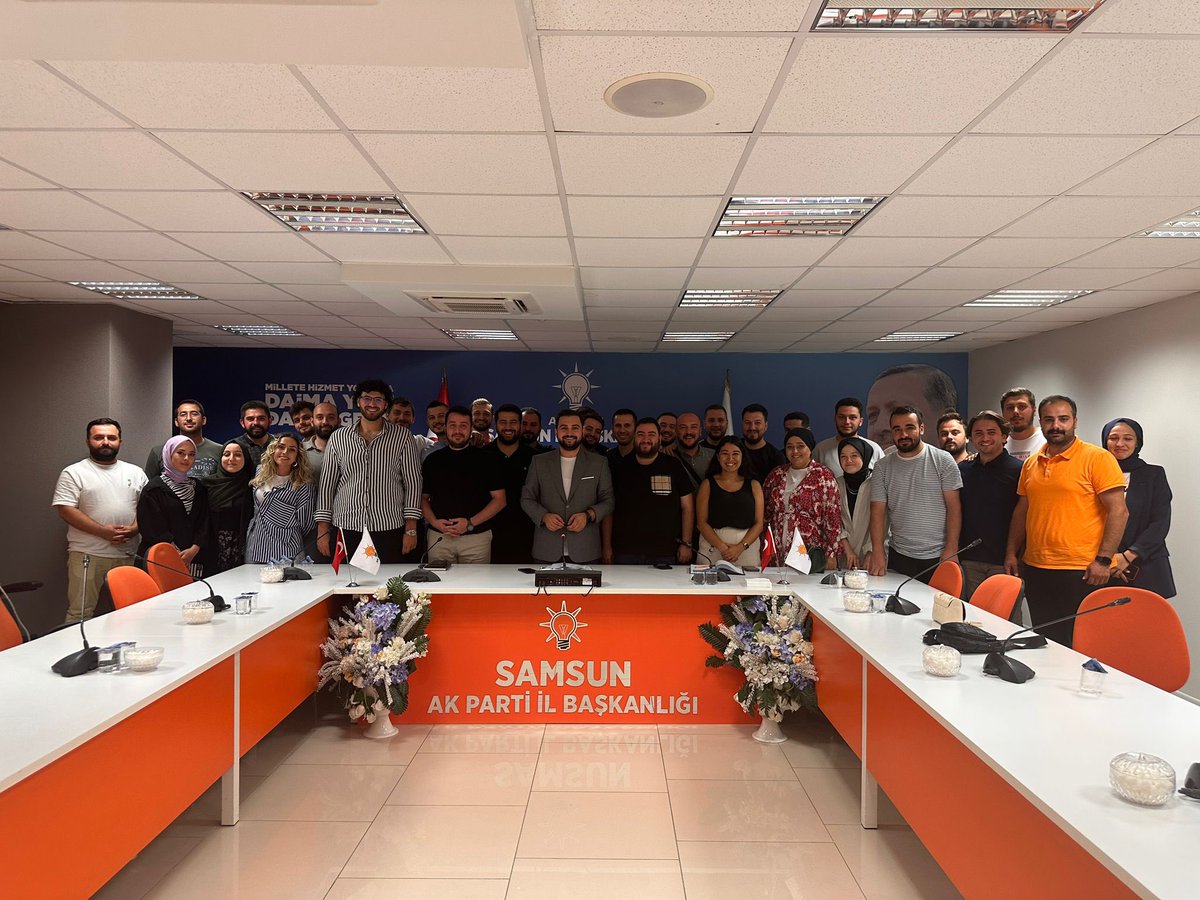 yilmazmcht's tweet photo. İl Gençlik Kolları Yönetim Kurulu Toplantımızı gerçekleştirdik.

Heyecan, azim ve kararlılık ile 2024 seçimlerine de hazırız.  Çalışmalarımızı planlıyor, ilçelerimizi tek tek ele alıyor, var gücümüzle çalışıyoruz. https://t.co/69elA6aTql