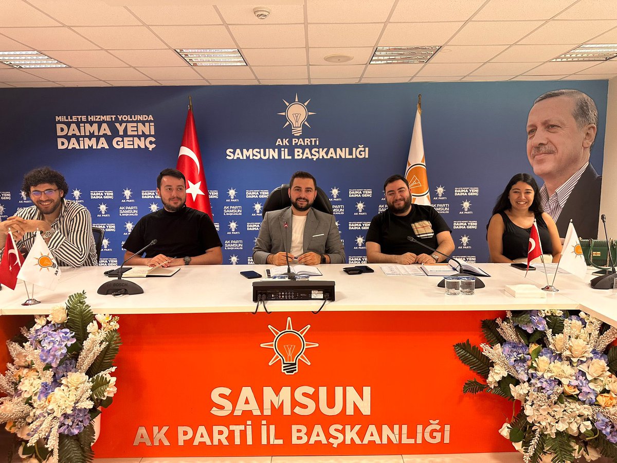 yilmazmcht's tweet photo. İl Gençlik Kolları Yönetim Kurulu Toplantımızı gerçekleştirdik.

Heyecan, azim ve kararlılık ile 2024 seçimlerine de hazırız.  Çalışmalarımızı planlıyor, ilçelerimizi tek tek ele alıyor, var gücümüzle çalışıyoruz. https://t.co/69elA6aTql