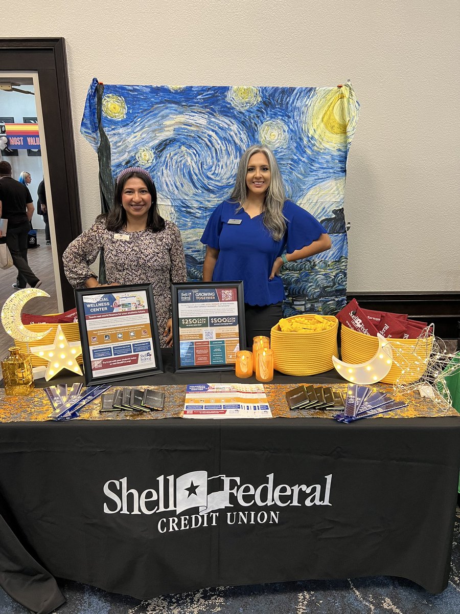 shellfcu's tweet image. Happy to be at the @CCISD New Teacher Luncheon! 🍎🌻🌙 #CCISDMVT #ShellFCU