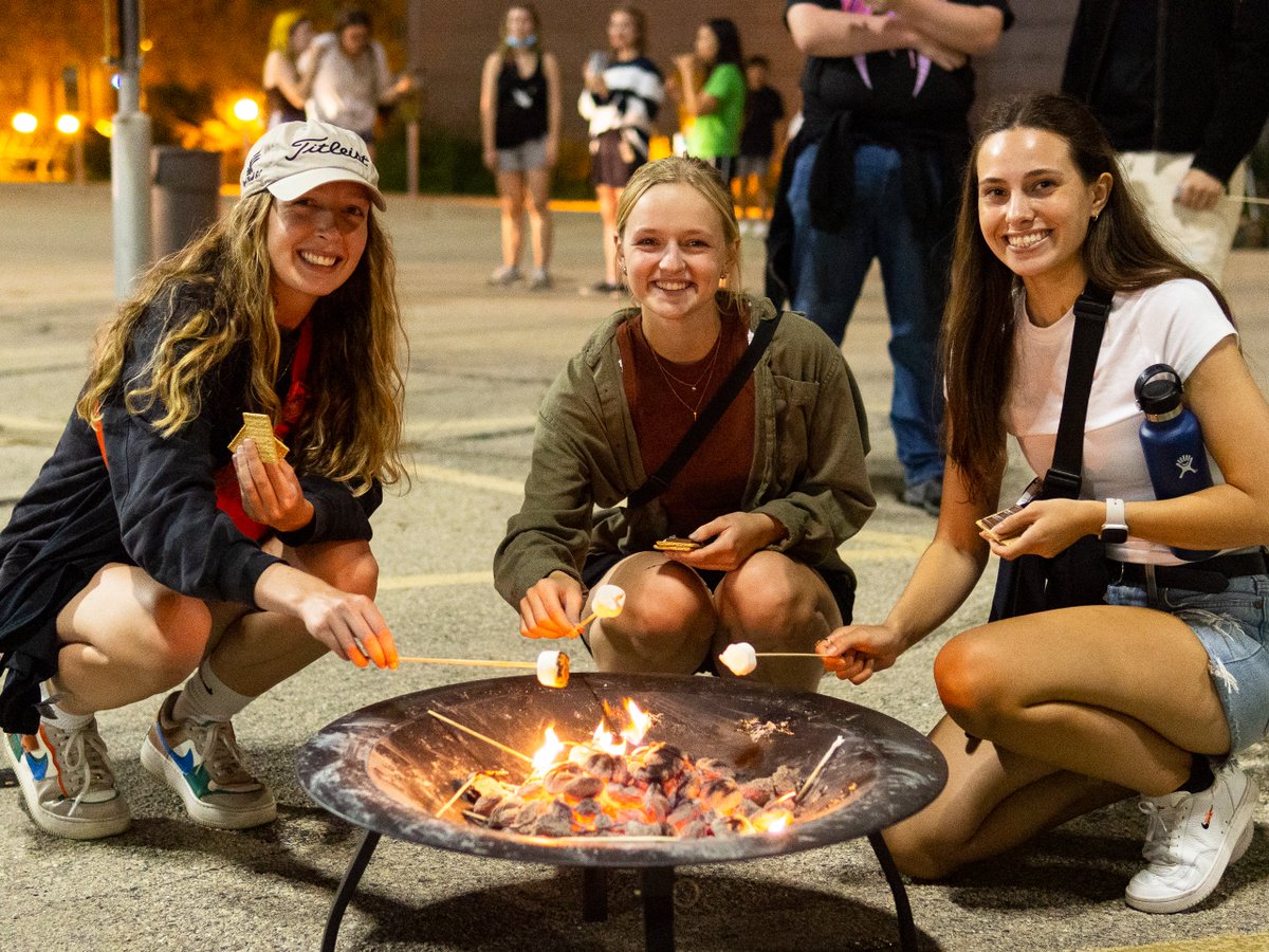 UWMPlanetarium's tweet photo. We are getting excited for Stars 'n S'mores on August 30! 🤩 Enjoy free delicious s'mores and relax outside while gazing at summer constellations and the Moon through our telescopes 🔭 #UWM #Milwaukee More info ➡️ https://t.co/8iOGImtjo7 https://t.co/abDsDjIgRC