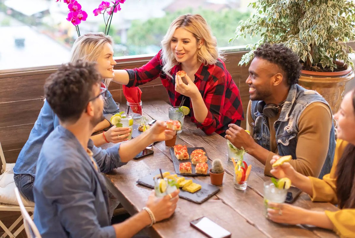 thebash's tweet image. Take a nostalgic trip down memory lane with this #EntertainmentGuide to a #ClassReunion here! 📣 thebash.com/articles/class…